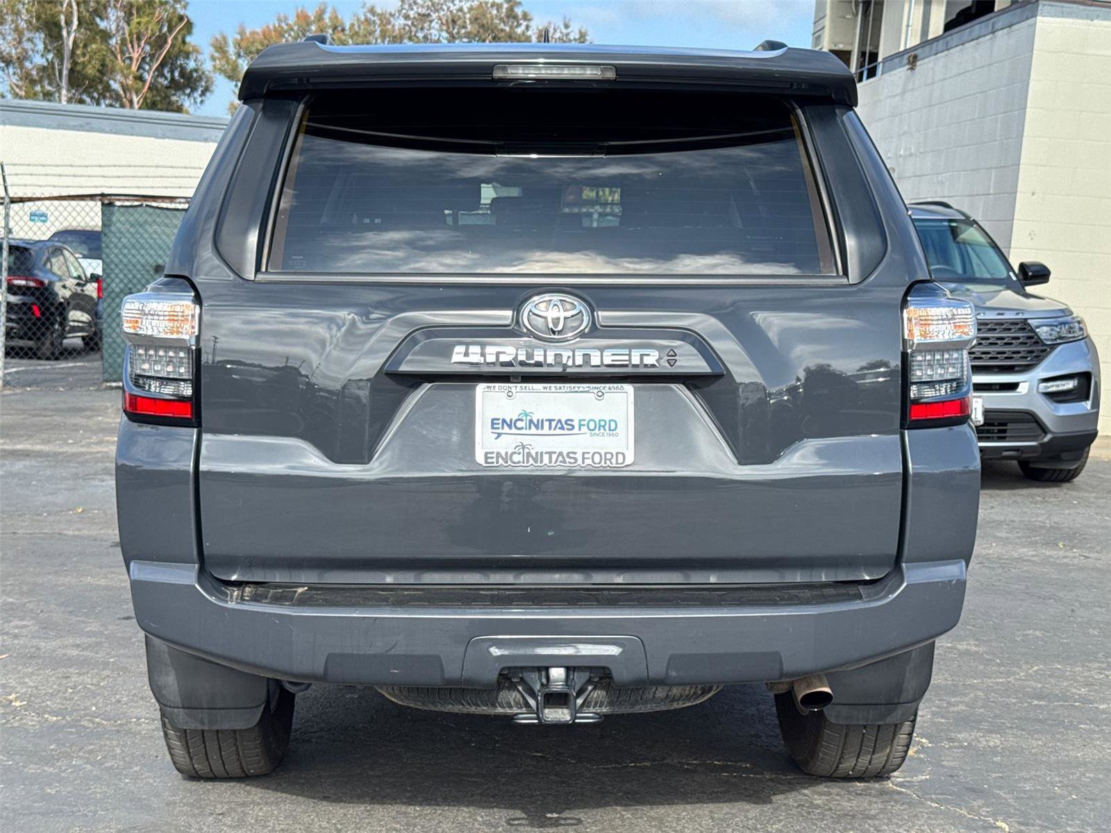 Used 2024 Toyota 4Runner SR5 AWD/4WD image 10