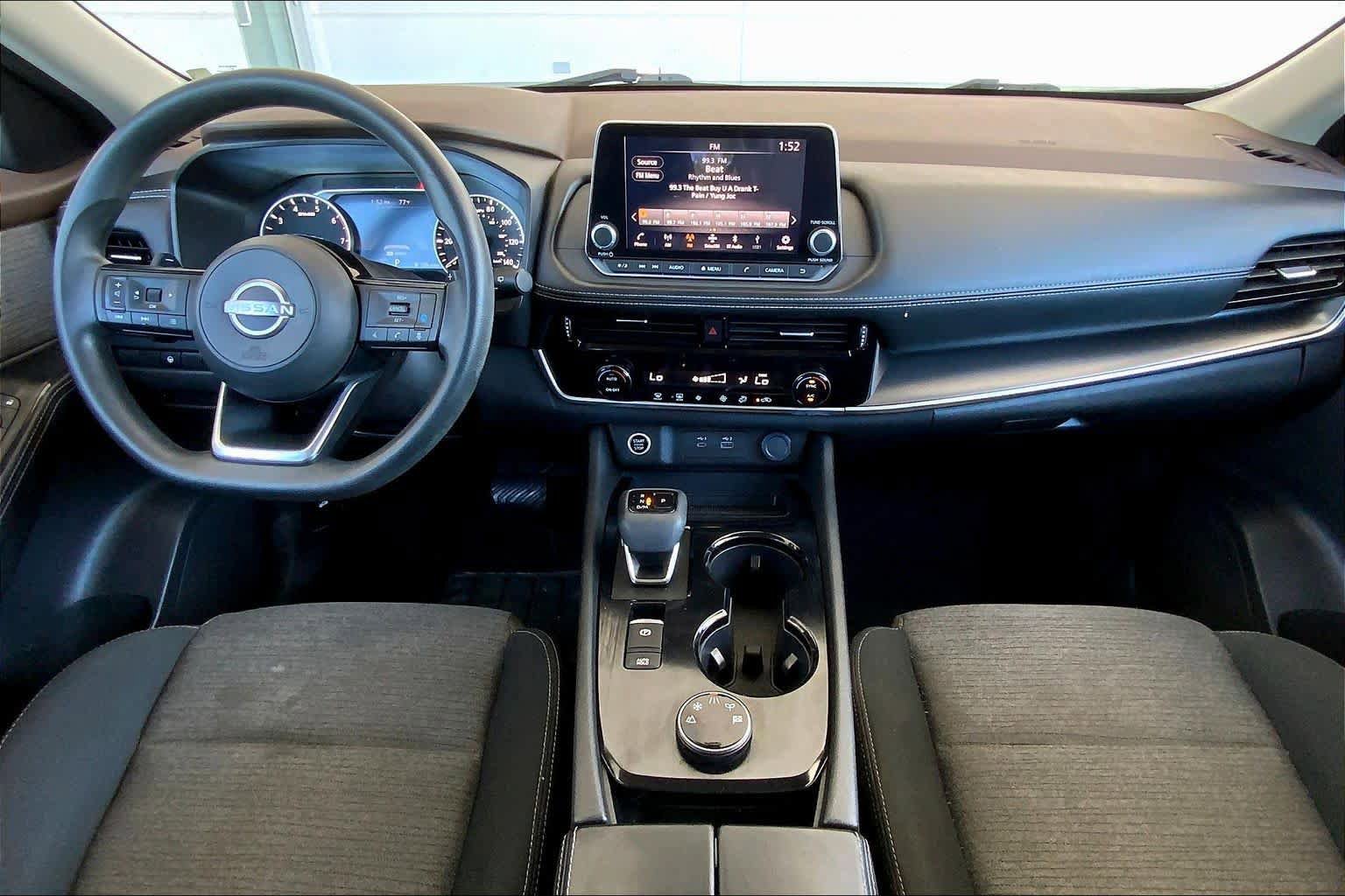Used 2022 Nissan Rogue SV AWD/4WD image 16