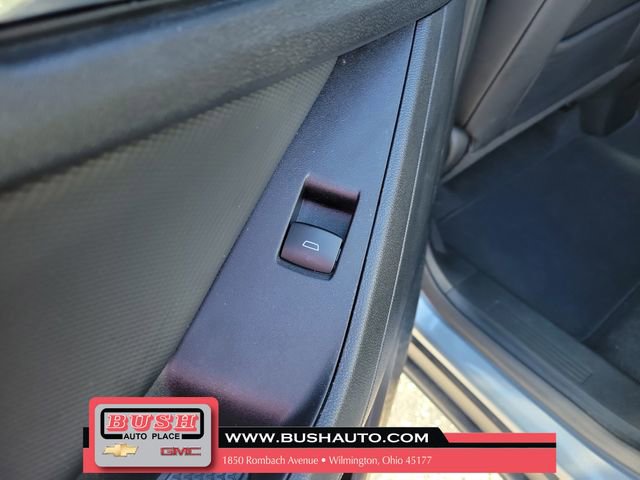 Used 2026 Chevrolet Equinox LT w/ Convenience Package II FWD image 17