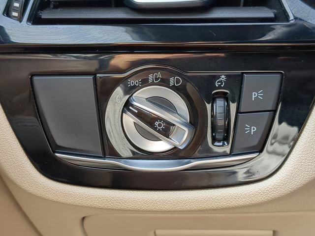 Used 2023 BMW 530e xDrive image 31