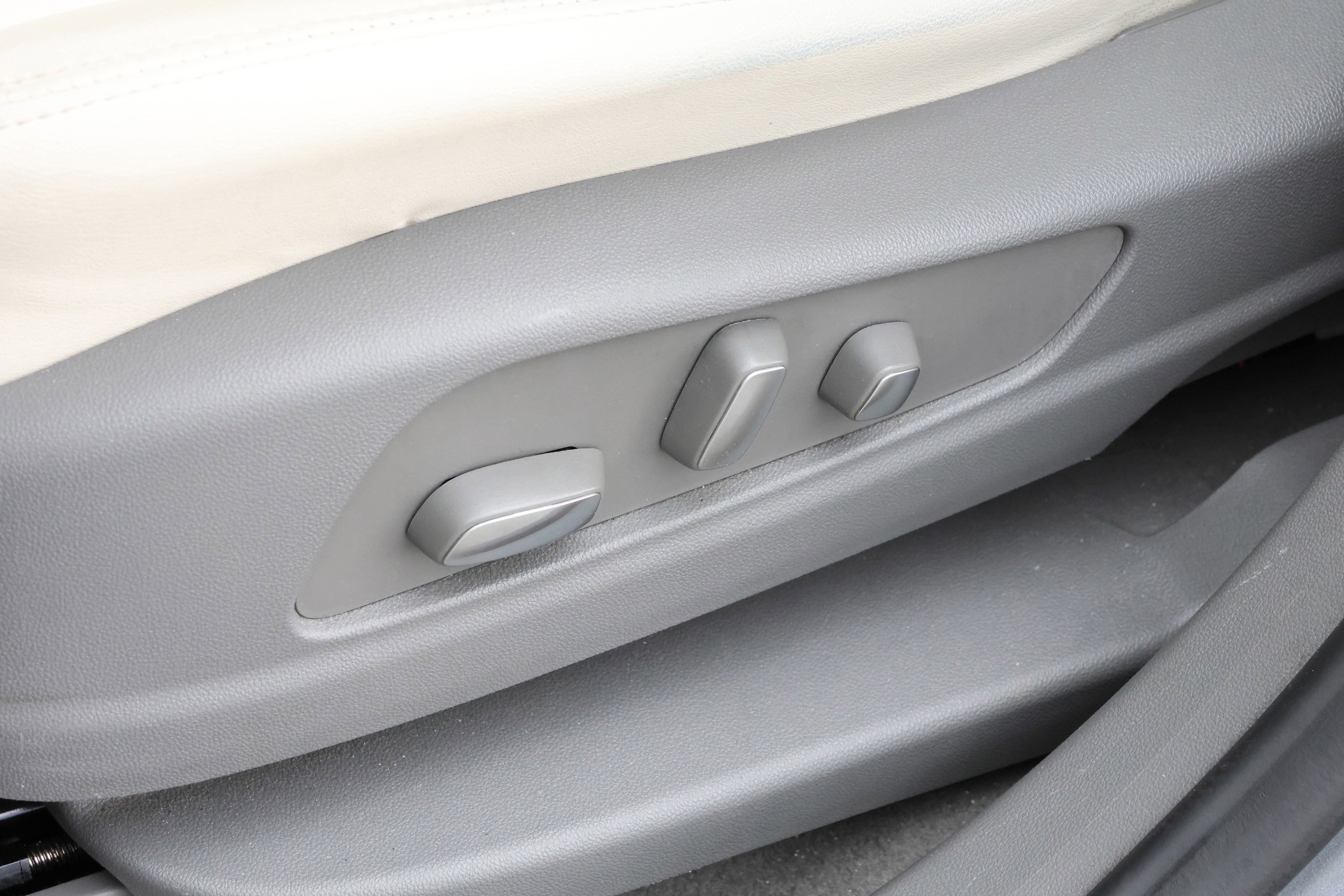 Used 2021 Cadillac XT5 Premium Luxury image 35