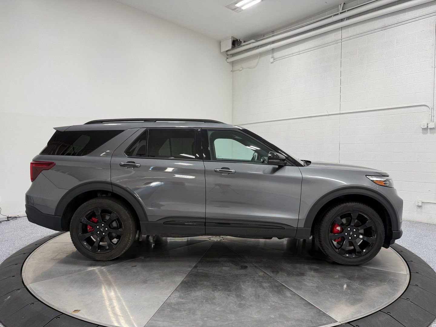 Used 2023 Ford Explorer ST w/ Equipment Group 401A image 8