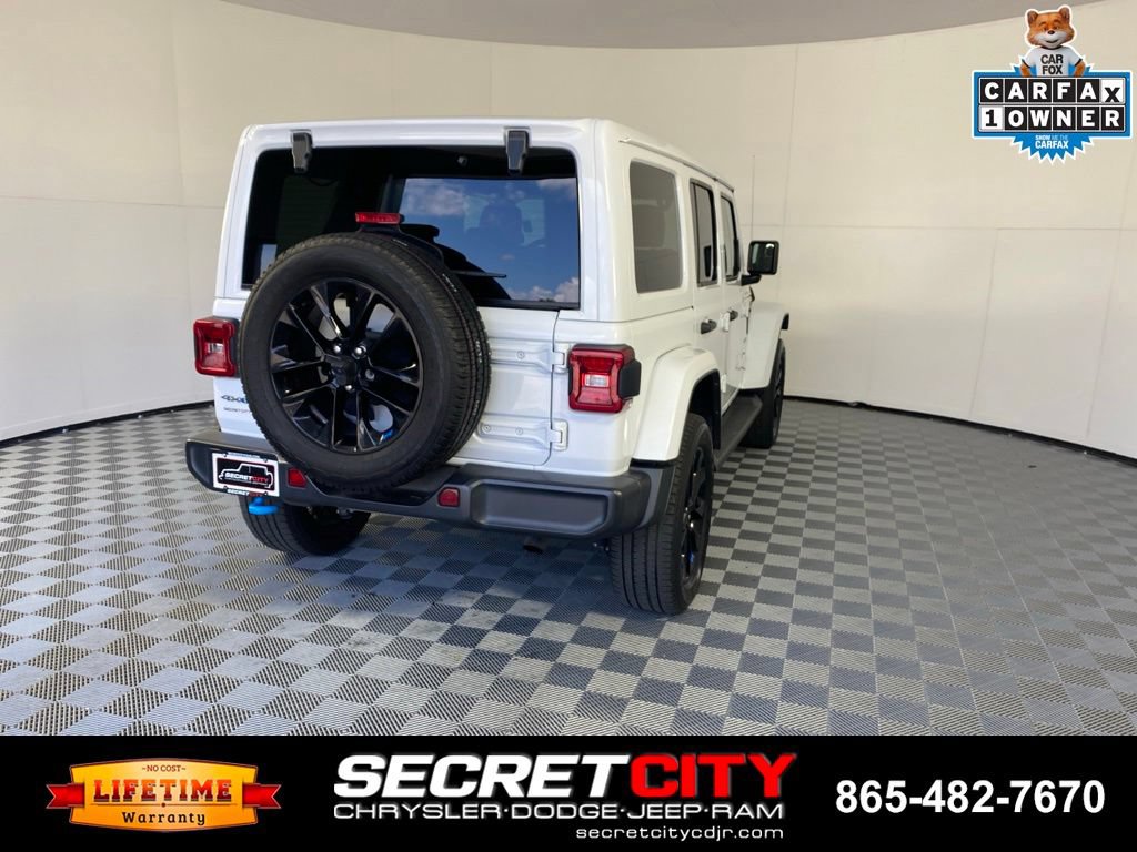 Used 2022 Jeep Wrangler Unlimited Sahara AWD/4WD image 7