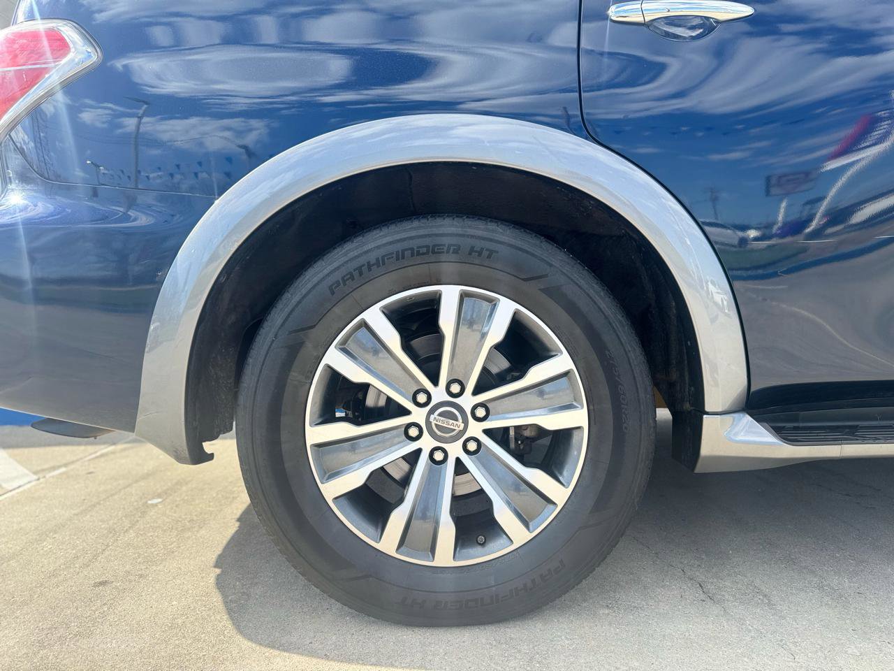 Used 2018 Nissan Armada SL image 24