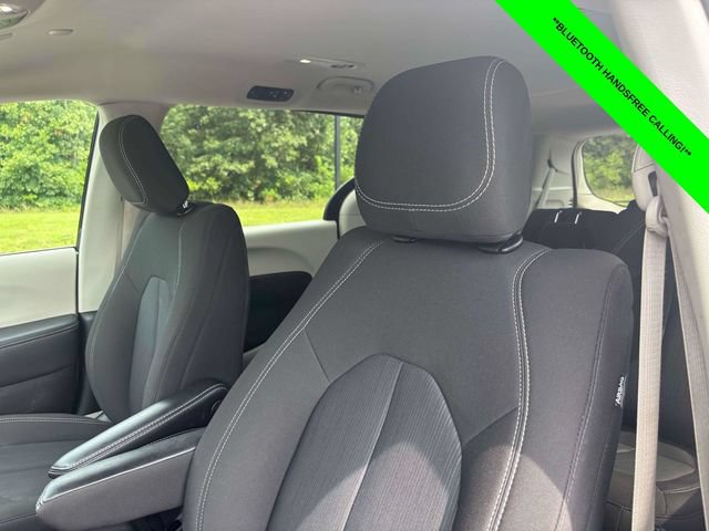 Used 2023 Chrysler Voyager LX FWD image 6