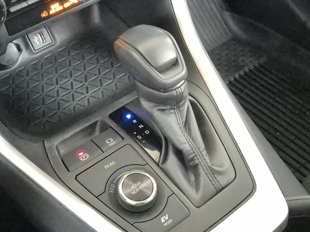 Used 2023 Toyota RAV4 LE AWD/4WD image 21