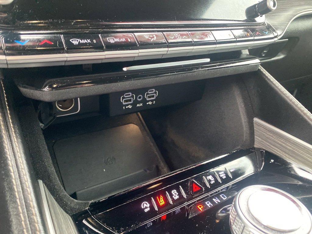 Used 2024 Jeep Wagoneer Series II w/ Flexible Seating Group image 16