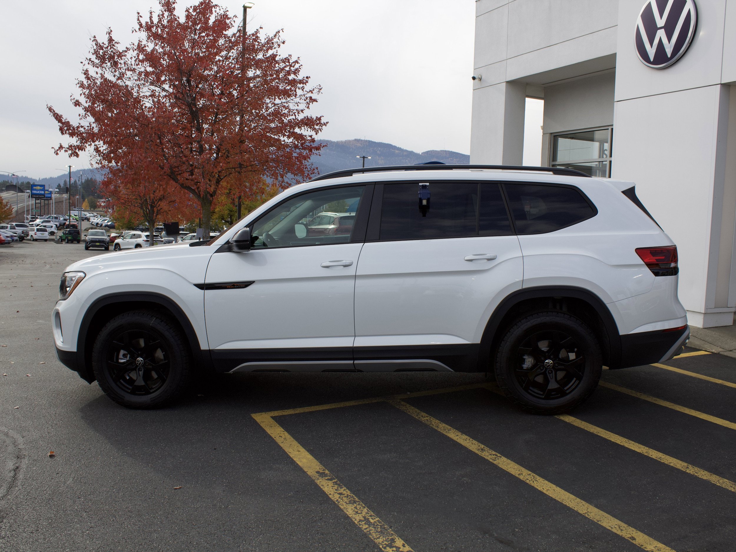 New 2026 Volkswagen Atlas Peak Edition AWD/4WD image 8