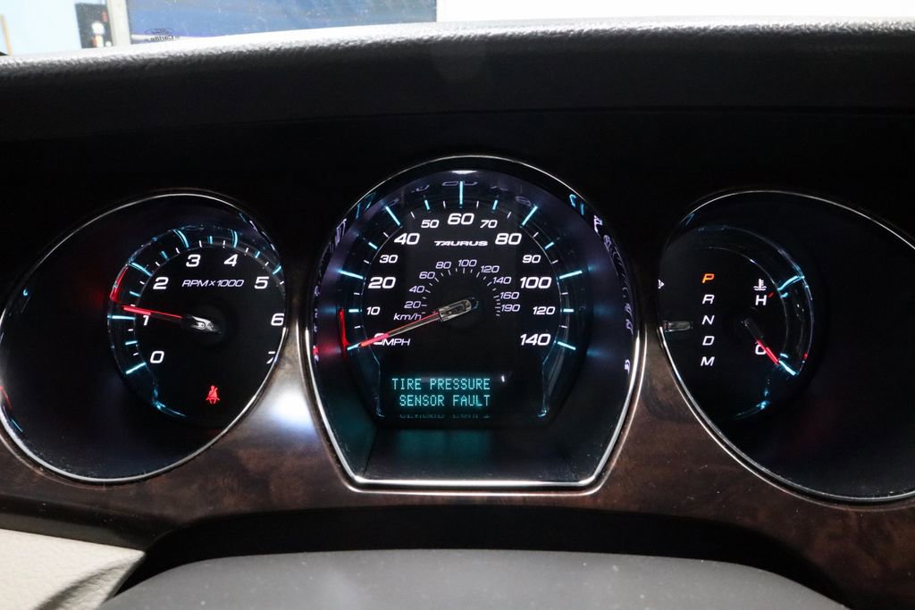 Used 2011 Ford Taurus SEL w/ 201A Rapid Spec Order Code FWD image 31