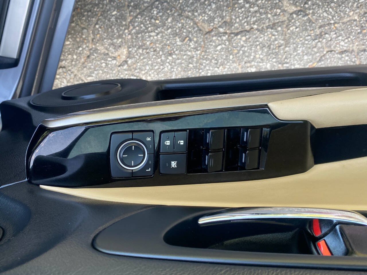 Used 2016 Lexus IS 200t RWD image 14