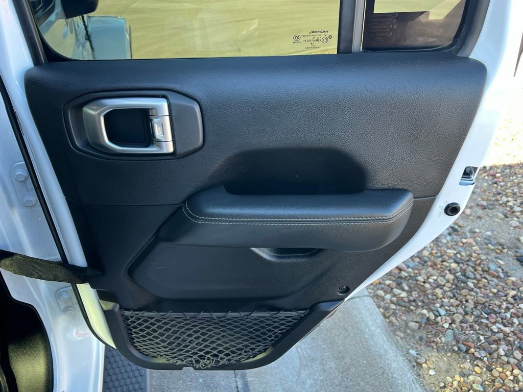 Used 2020 Jeep Wrangler Unlimited Sahara image 23