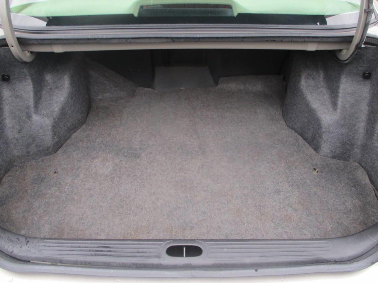 Used 2004 Buick Le Sabre Limited w/ Celebration Edition Package image 10