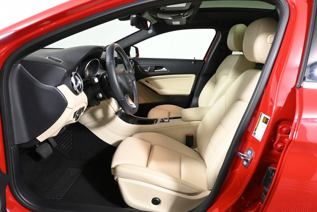 Used 2019 Mercedes-Benz GLA 250 4MATIC image 3