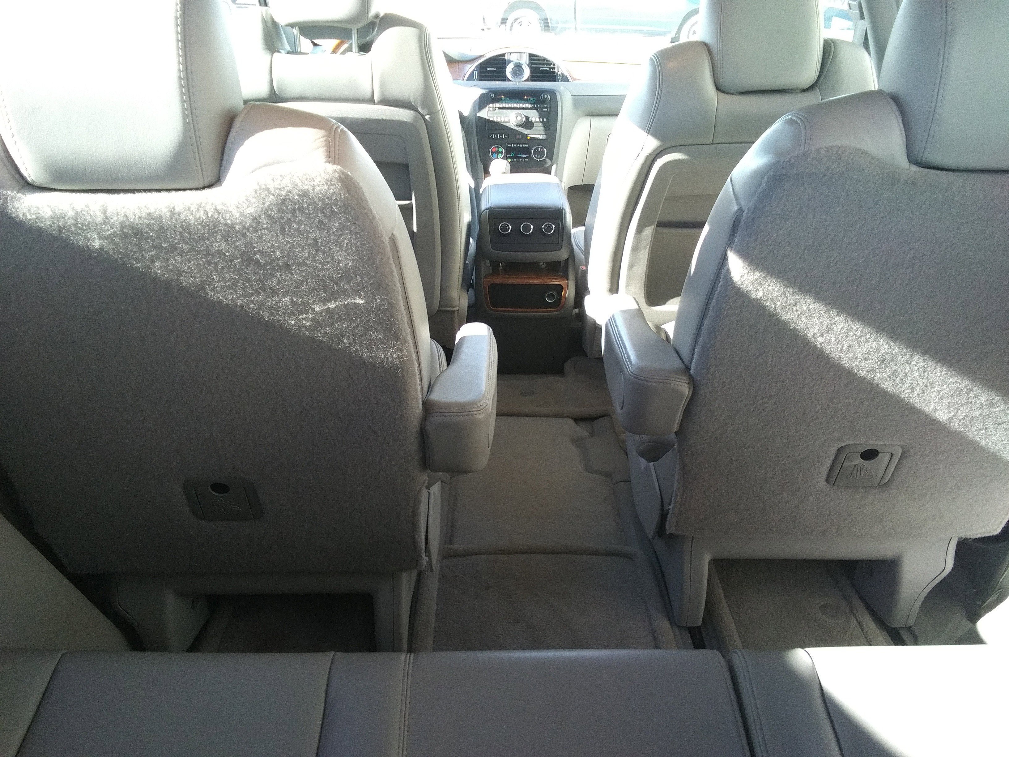 Used 2009 Buick Enclave CXL w/ Driver Confidence Package image 10