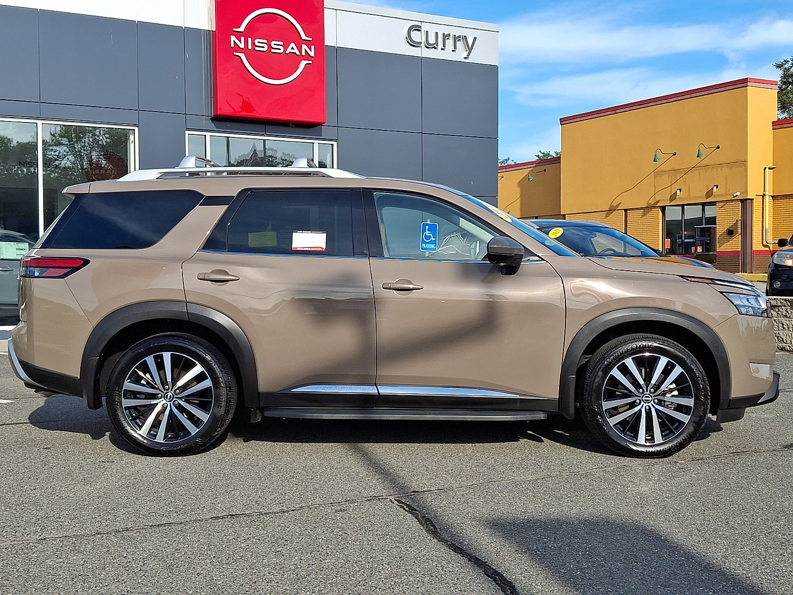 Used 2024 Nissan Pathfinder Platinum w/ Cargo Package AWD/4WD image 8