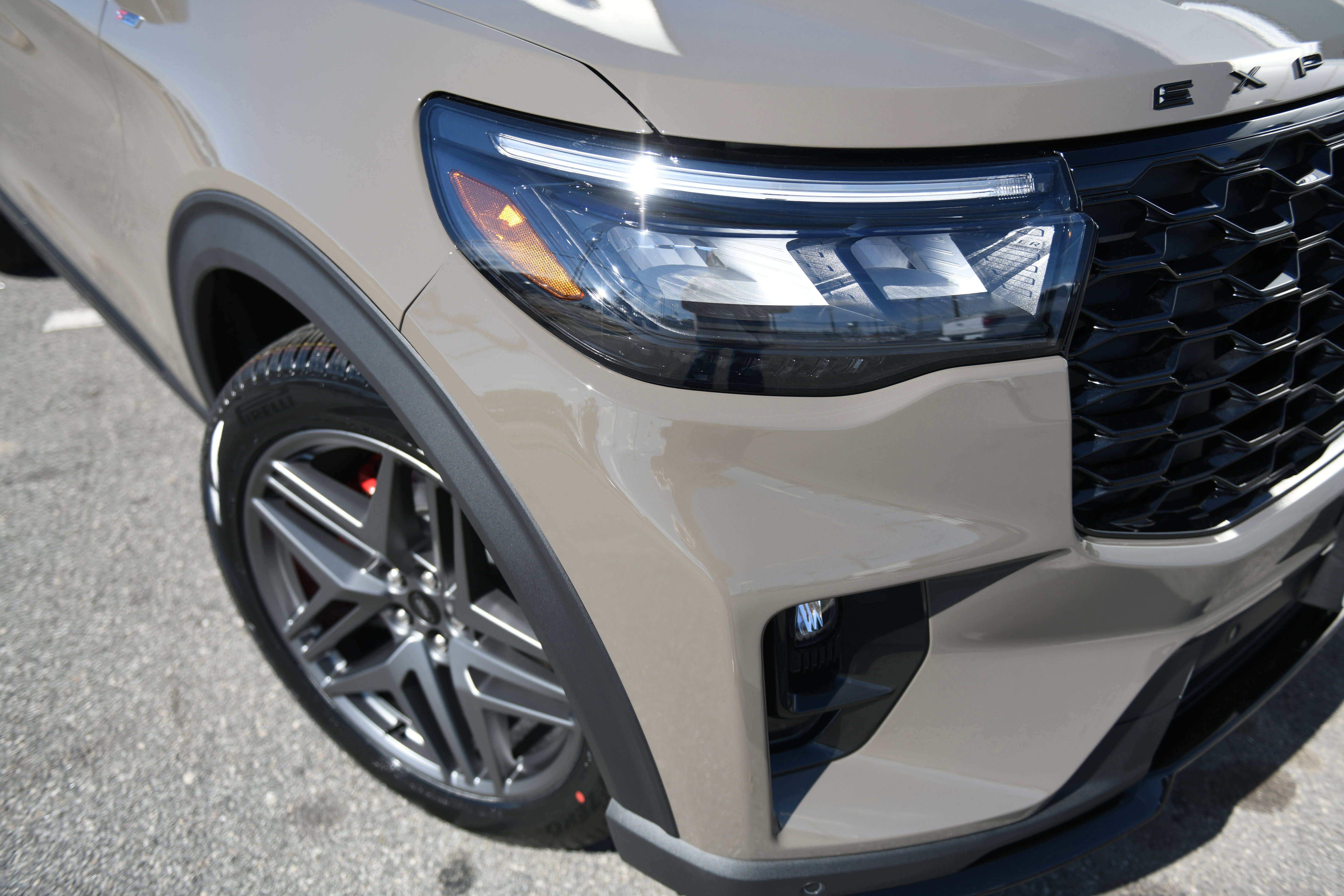 New 2026 Ford Explorer ST-Line w/ ST-Line Street Pack image 11