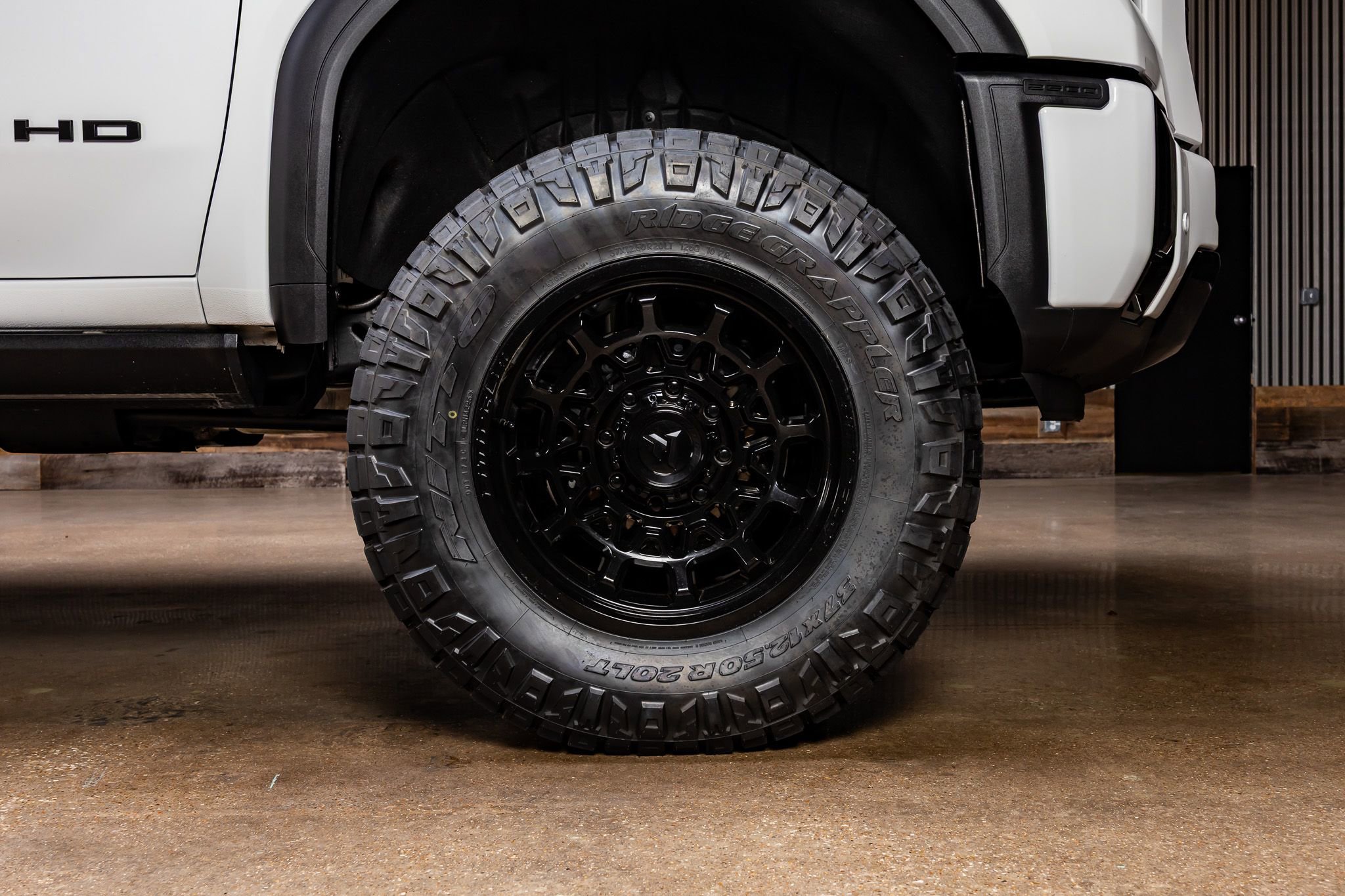 Used 2025 GMC Sierra 2500 AT4 w/ AT4 Premium Plus Package image 12