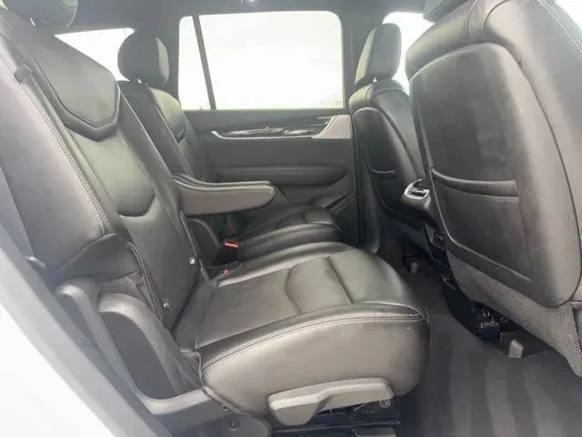 Used 2024 Cadillac XT6 Premium Luxury w/ Technology Package AWD/4WD image 17