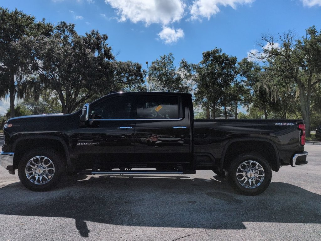 Used 2025 Chevrolet Silverado 2500 LTZ AWD/4WD image 7