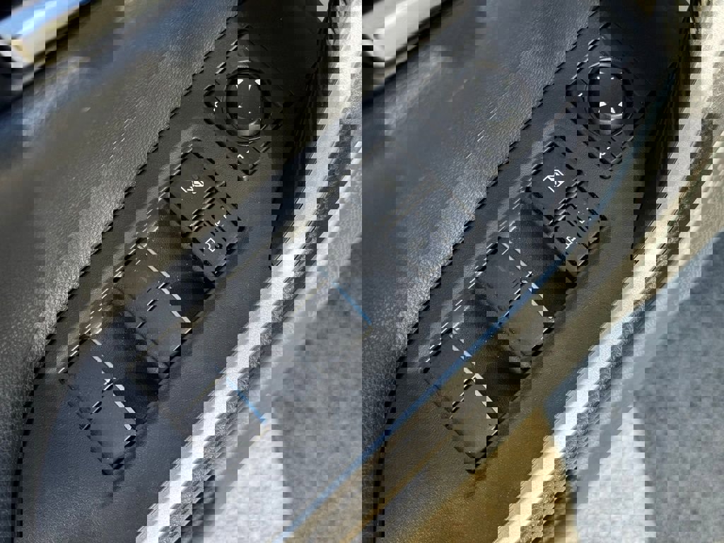 Used 2021 Toyota RAV4 Limited image 33