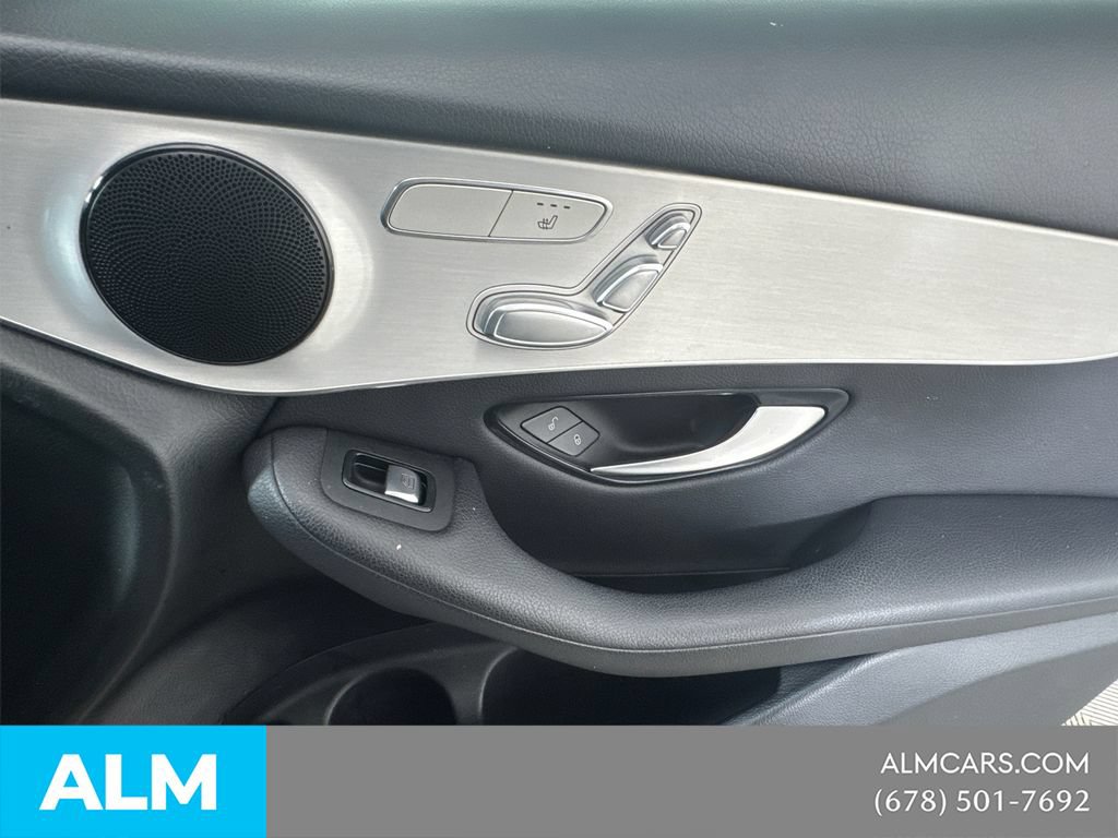 Used 2019 Mercedes-Benz GLC 300 4MATIC w/ Premium Package image 17