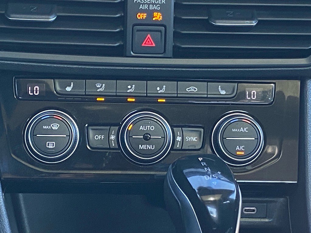 Used 2022 Volkswagen Jetta SE image 9