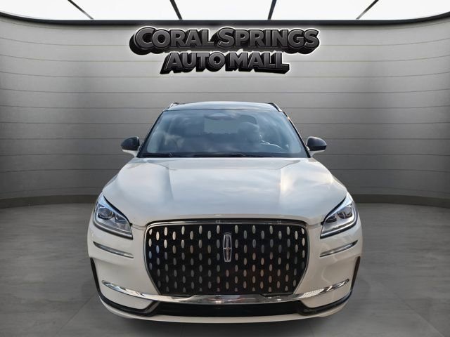 Used 2025 Lincoln Corsair Grand Touring image 2