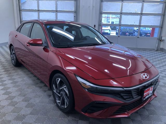 Used 2025 Hyundai Elantra SEL image 34