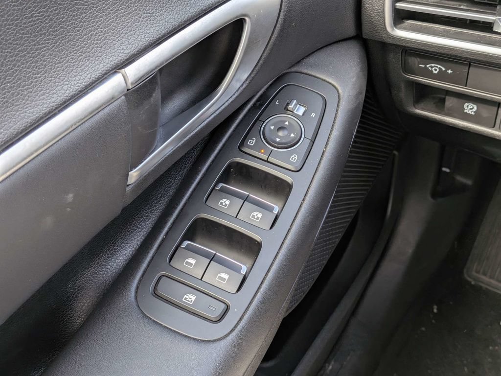 Used 2025 Hyundai Sonata SEL FWD image 18
