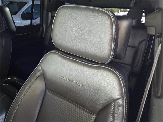 Used 2024 GMC Yukon XL Denali w/ Advanced Technology Package image 24