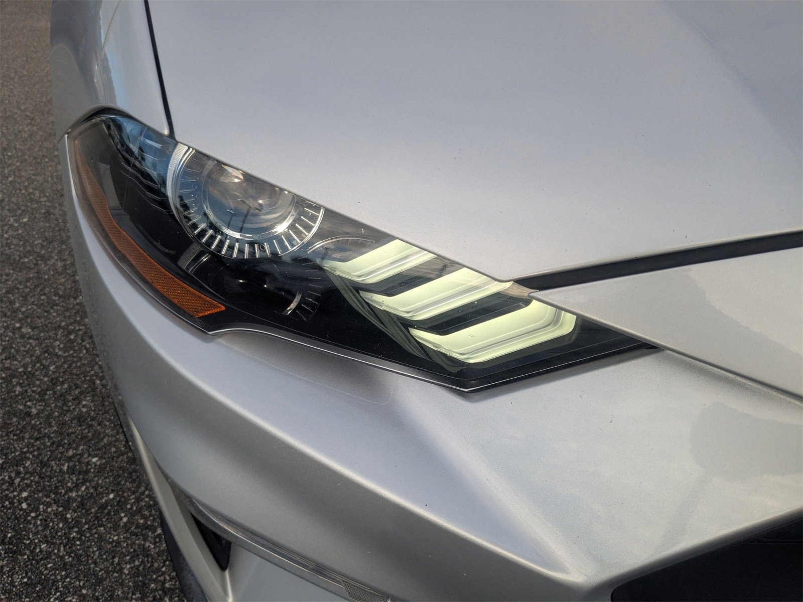 Used 2019 Ford Mustang Premium image 10