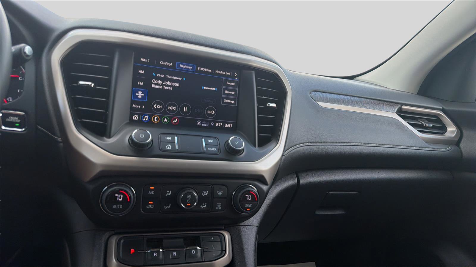 Used 2023 GMC Acadia Denali AWD/4WD image 11