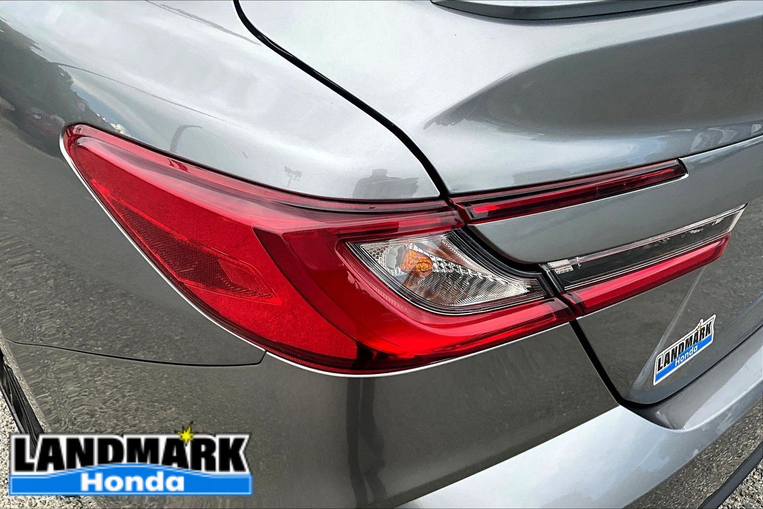 Used 2025 Toyota Camry SE FWD image 30