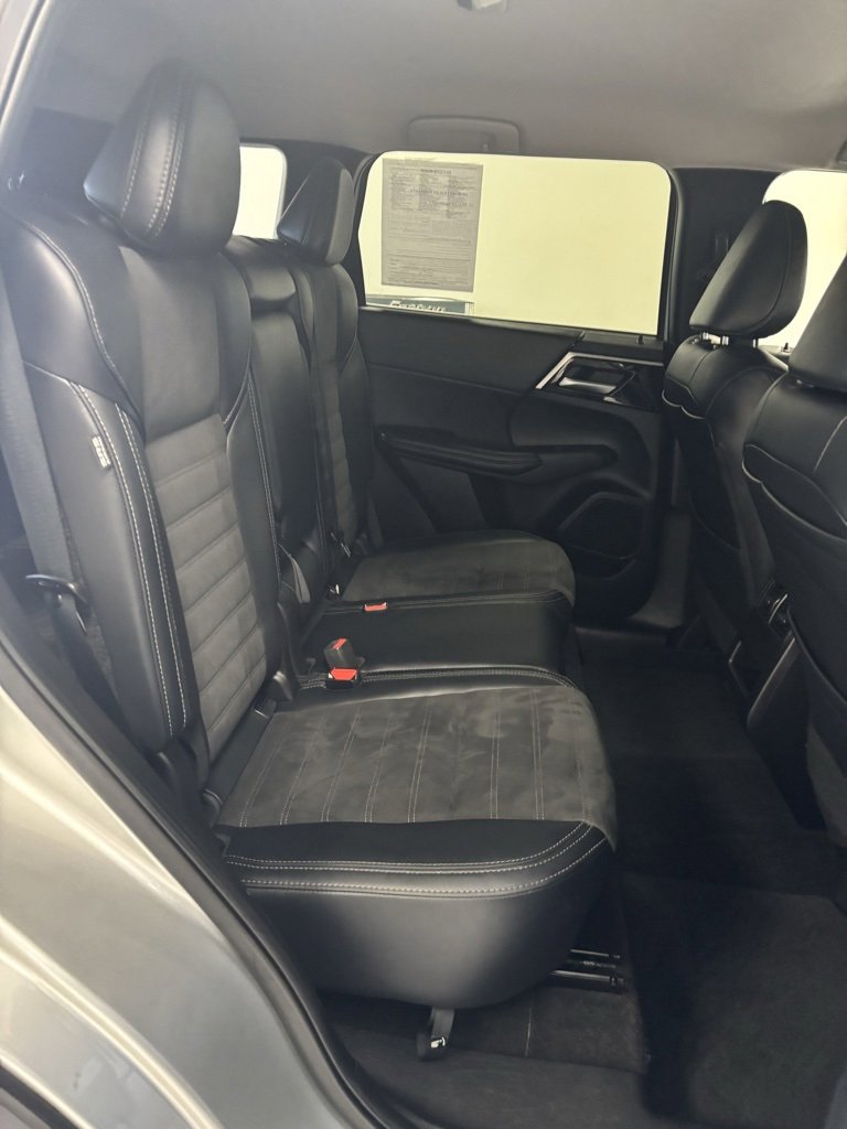 Used 2024 Mitsubishi Outlander SE image 24