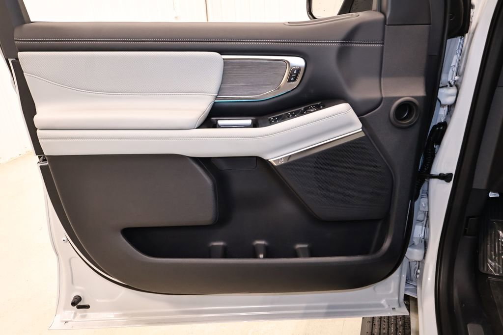 New 2026 Ford Expedition Platinum image 10