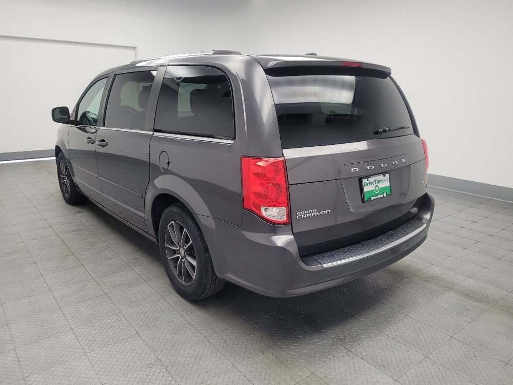 Used 2017 Dodge Grand Caravan SXT image 5