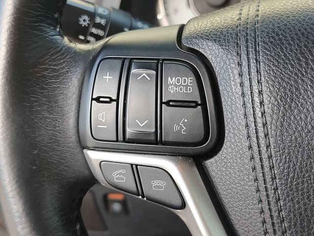 Used 2017 Toyota Sienna SE FWD image 20