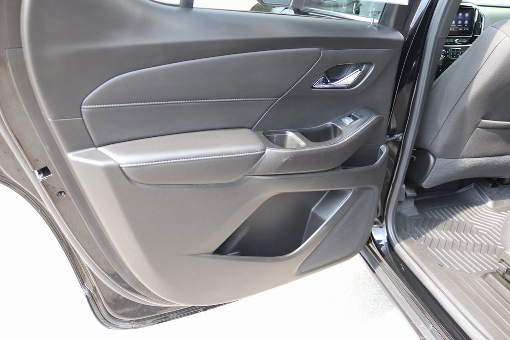 Used 2023 Chevrolet Traverse LT AWD/4WD image 11
