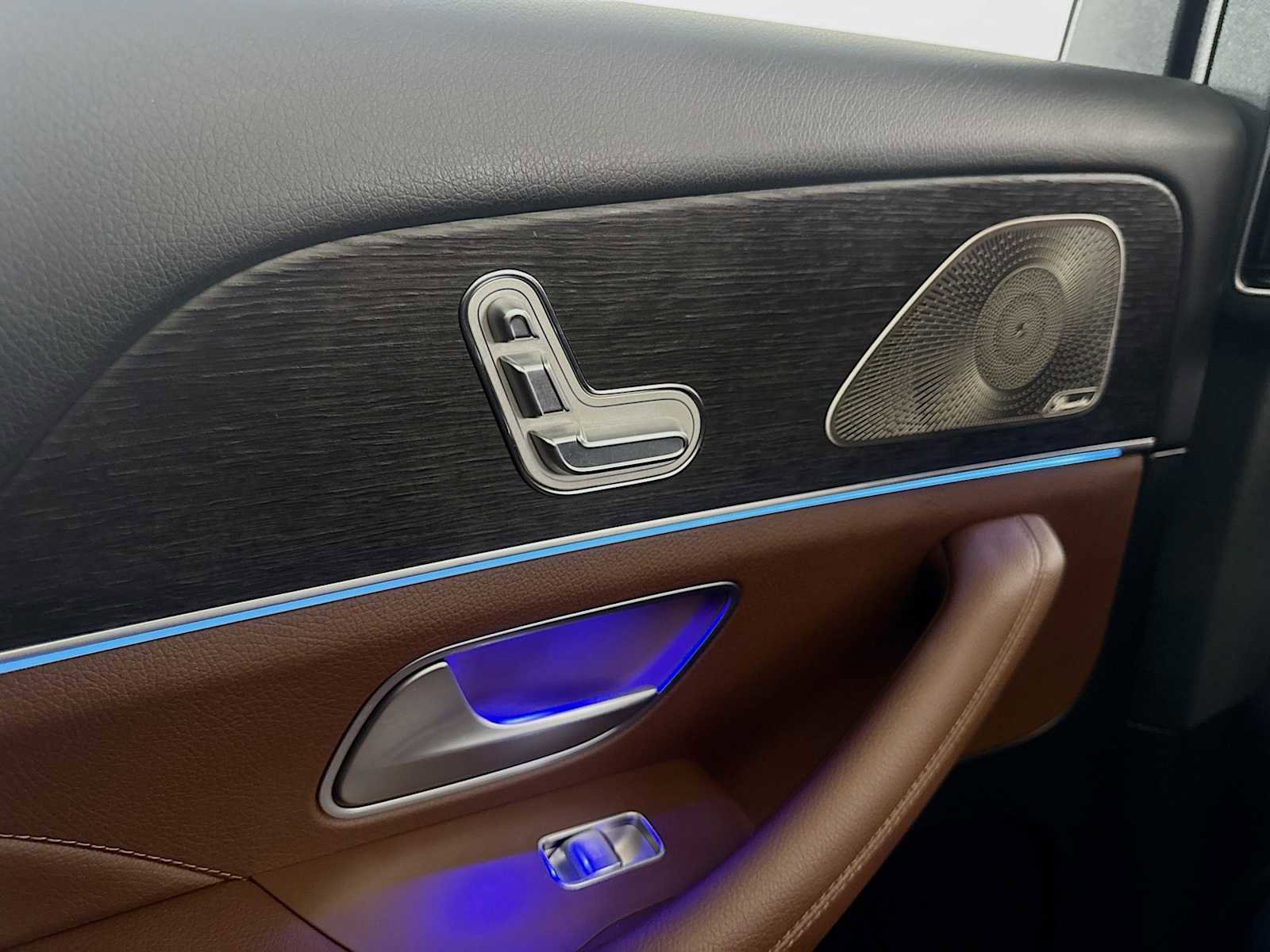 Used 2024 Mercedes-Benz GLS 450 4MATIC image 37