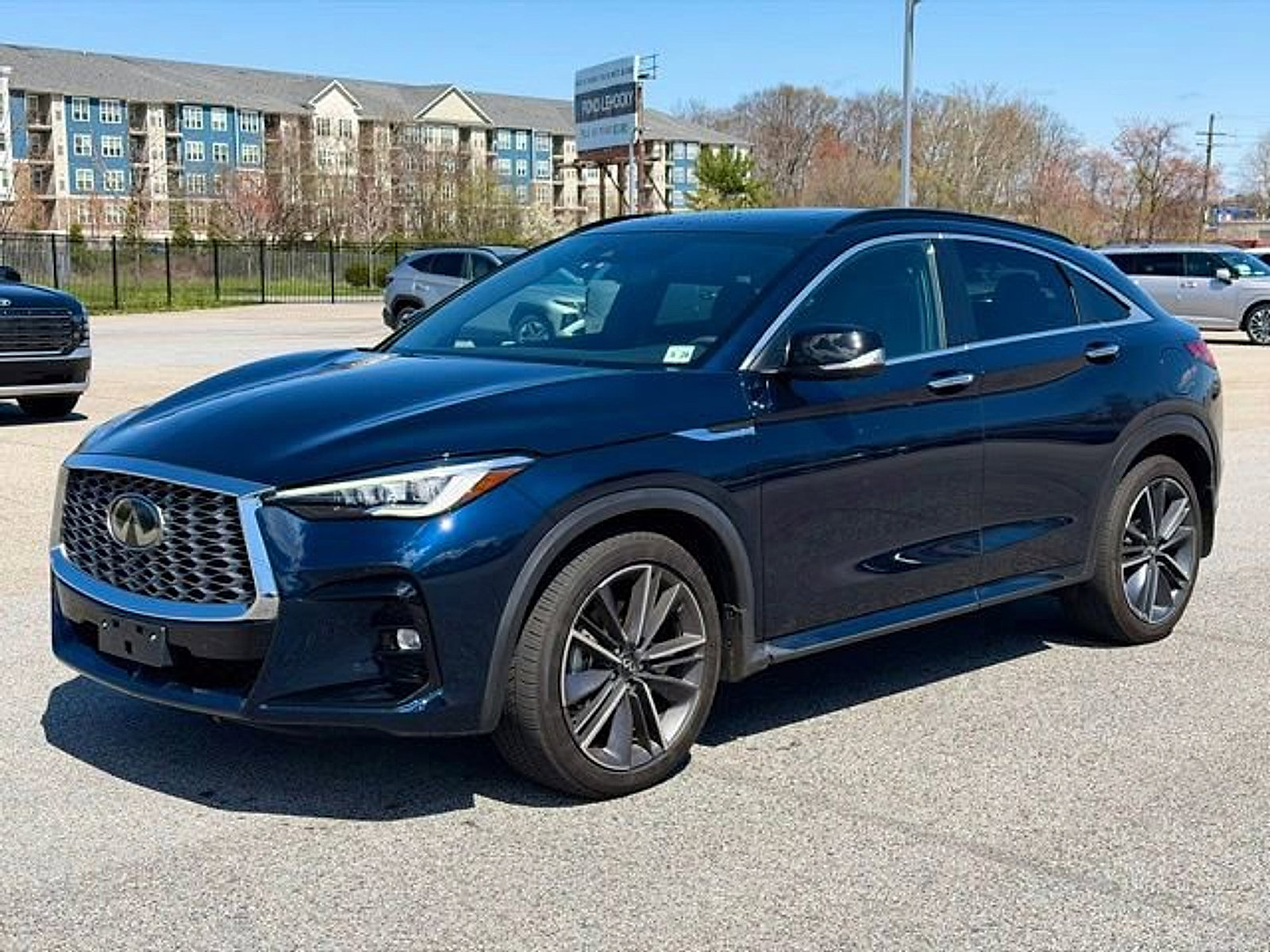 Certified 2023 INFINITI QX55 Essential image 3
