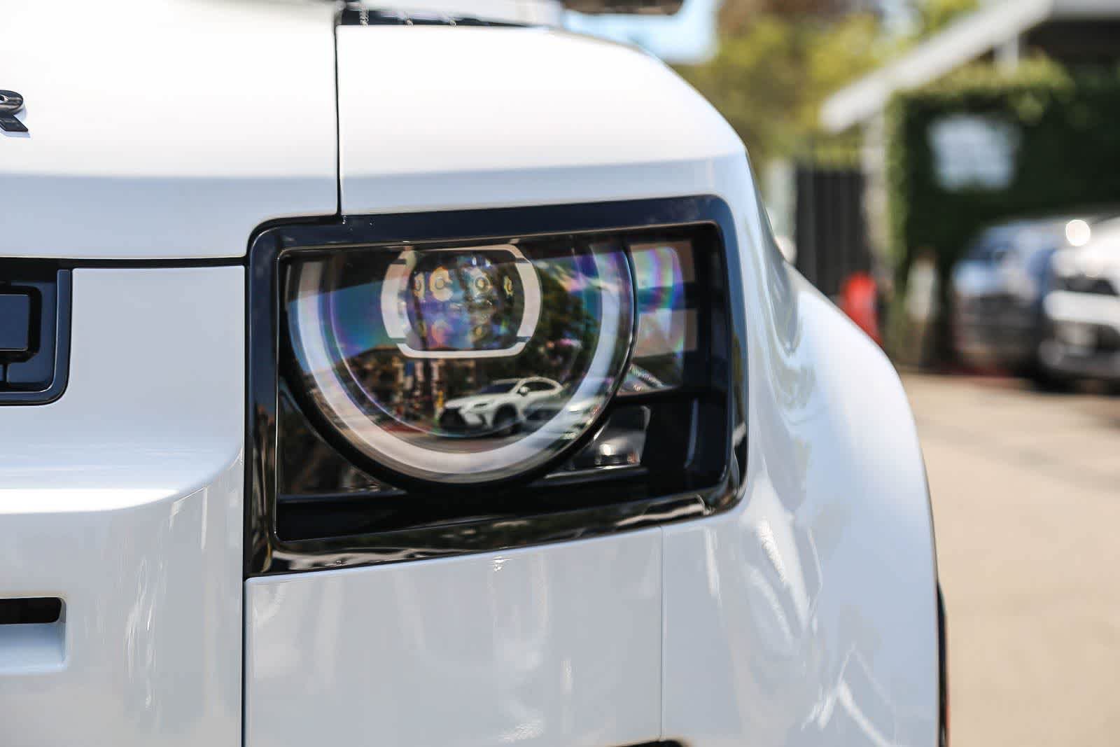 New 2026 Land Rover Defender 130 X-Dynamic SE AWD/4WD image 9