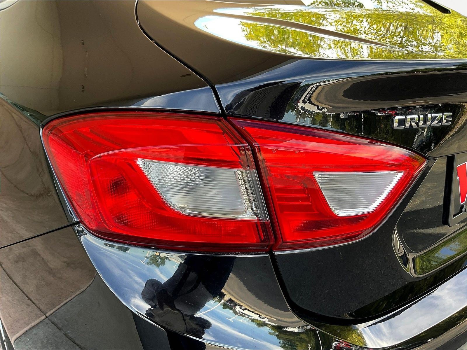 Used 2018 Chevrolet Cruze LT FWD image 22