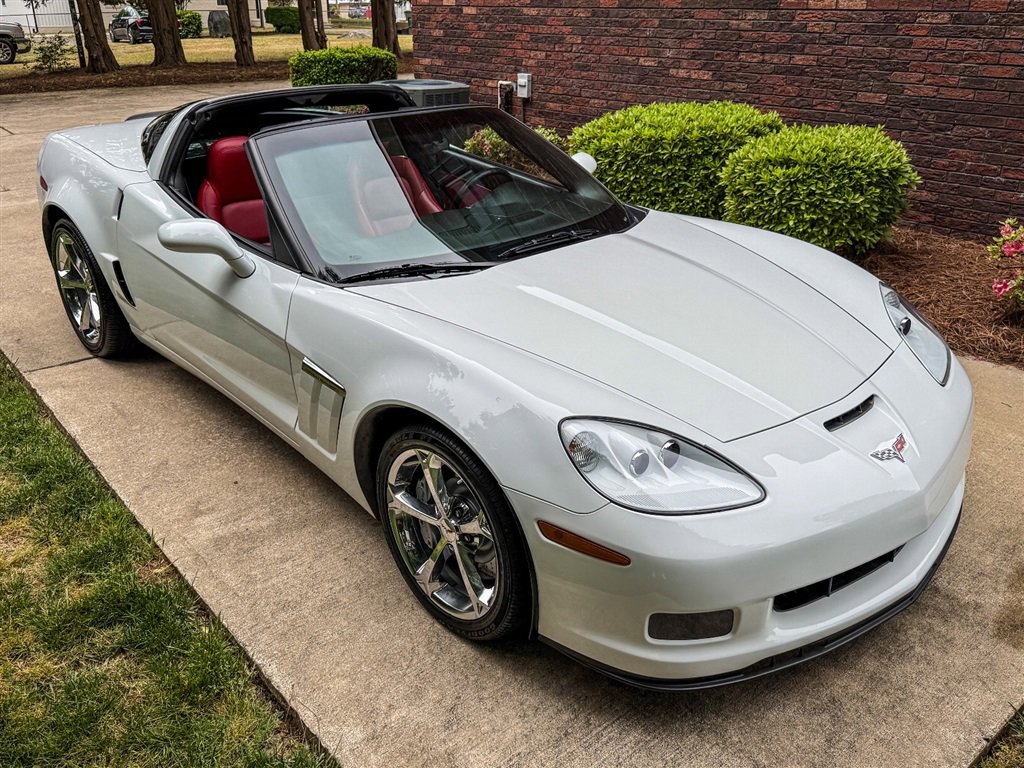 Used 2011 Chevrolet Corvette Grand Sport w/ Preferred Equipment Group RWD image 32