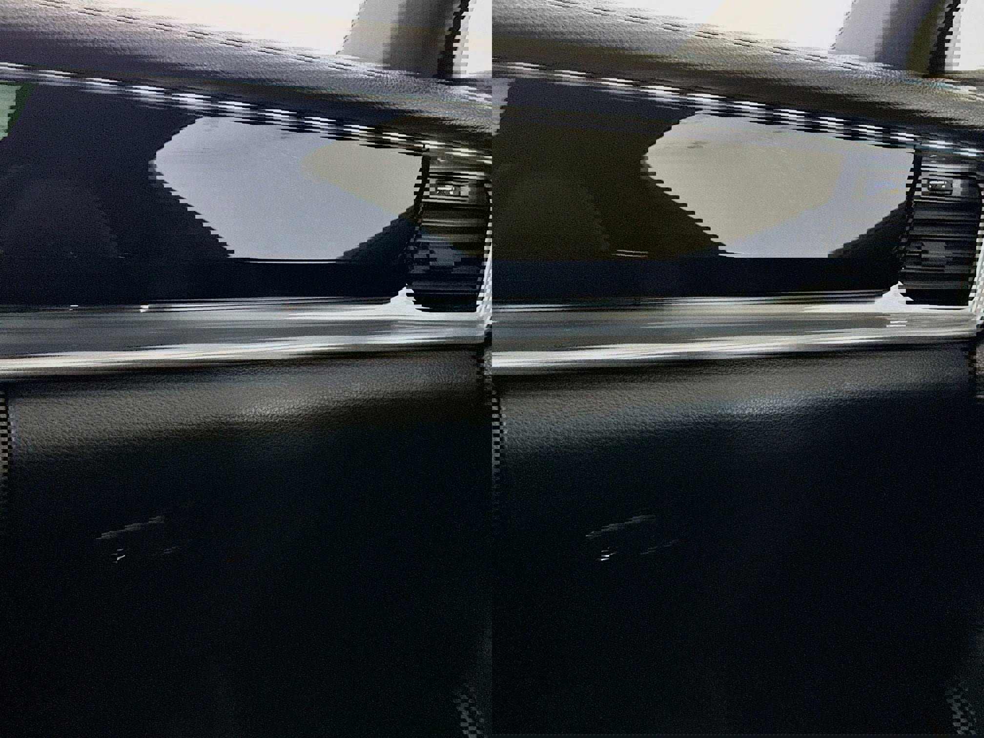 Used 2018 Porsche Panamera 4 image 16