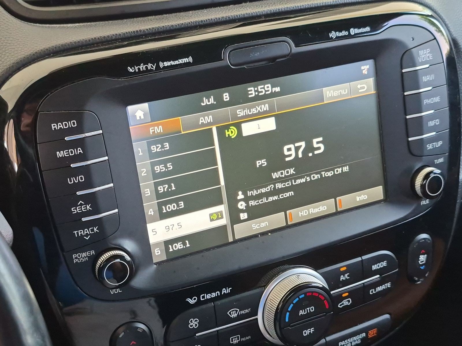 Used 2015 Kia Soul ! w/ Sun & Sound Package FWD image 23