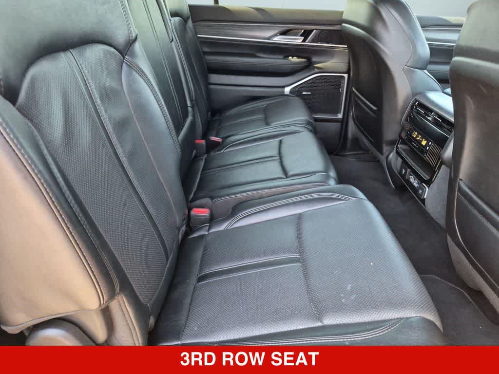 Used 2024 Jeep Wagoneer L Series II w/ Flexible Seating Group AWD/4WD image 20