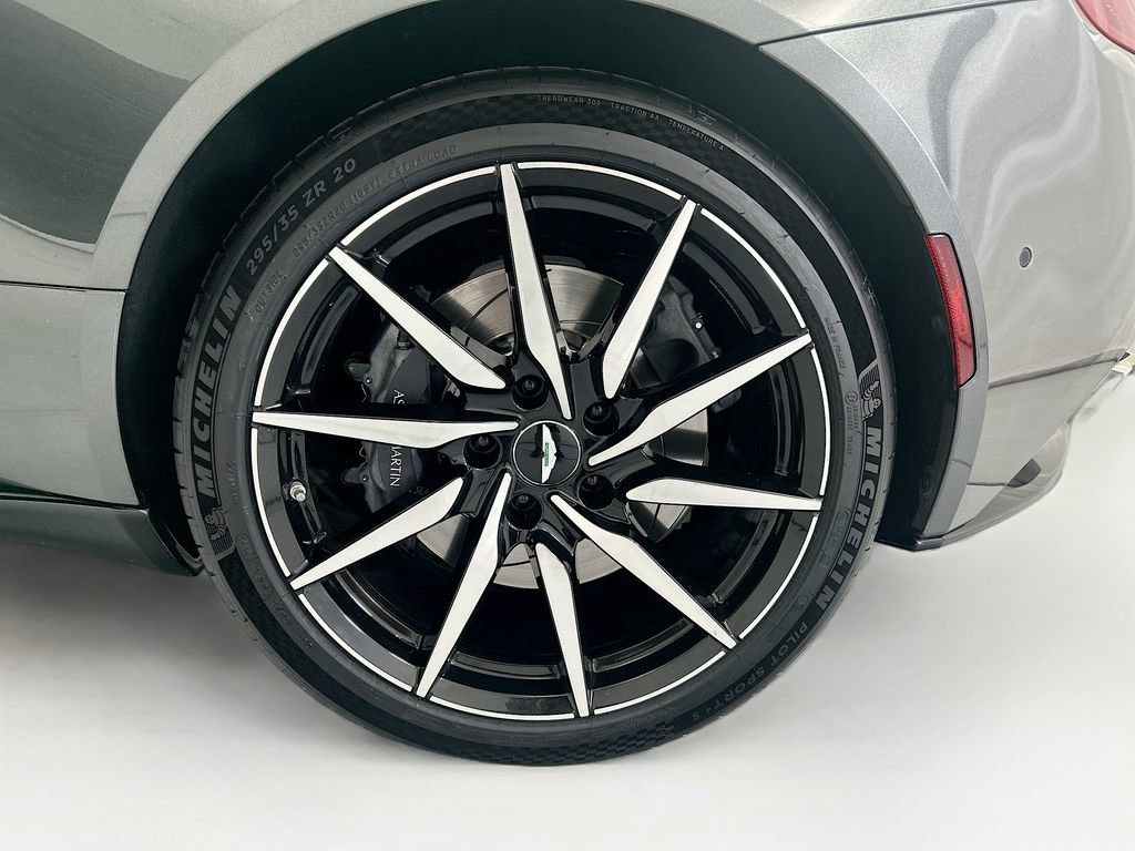 Used 2018 Aston Martin DB11 V12 RWD image 28