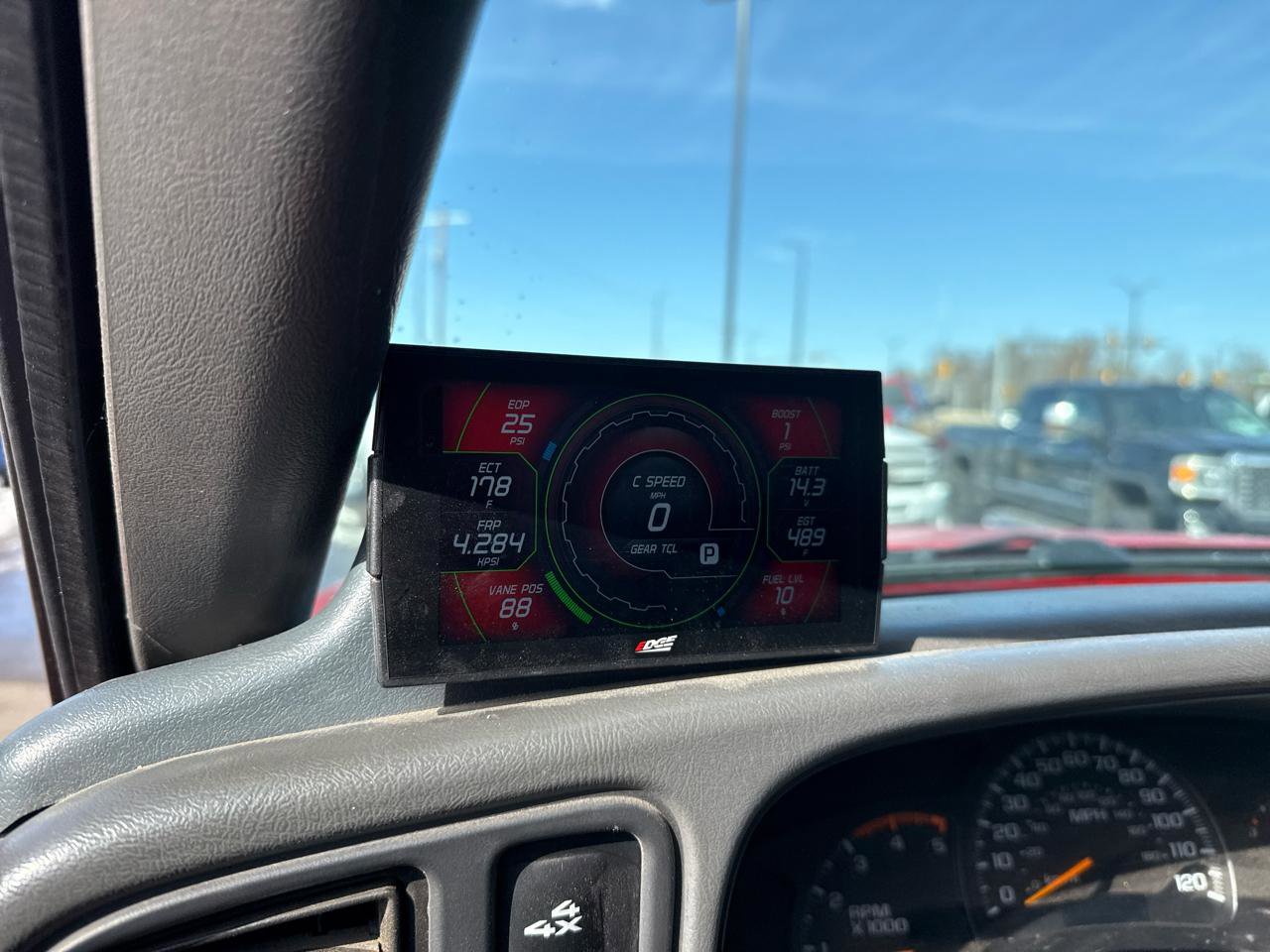 Used 2005 Chevrolet Silverado 2500 LT w/ Heavy-Duty Power Package image 11