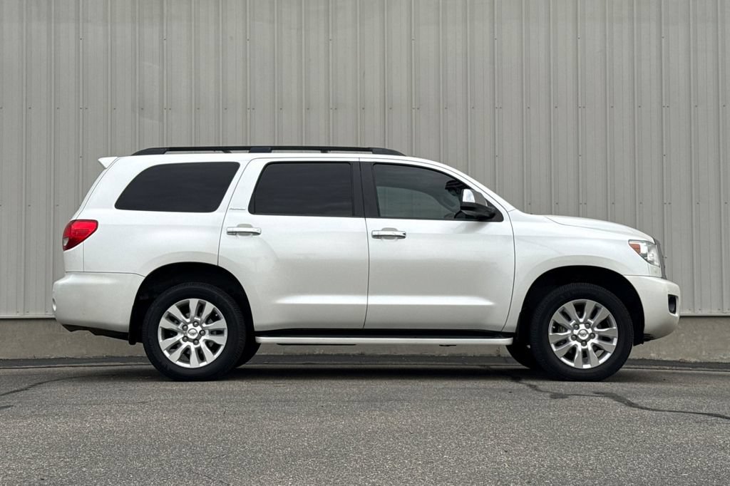 Used 2015 Toyota Sequoia Platinum AWD/4WD image 3