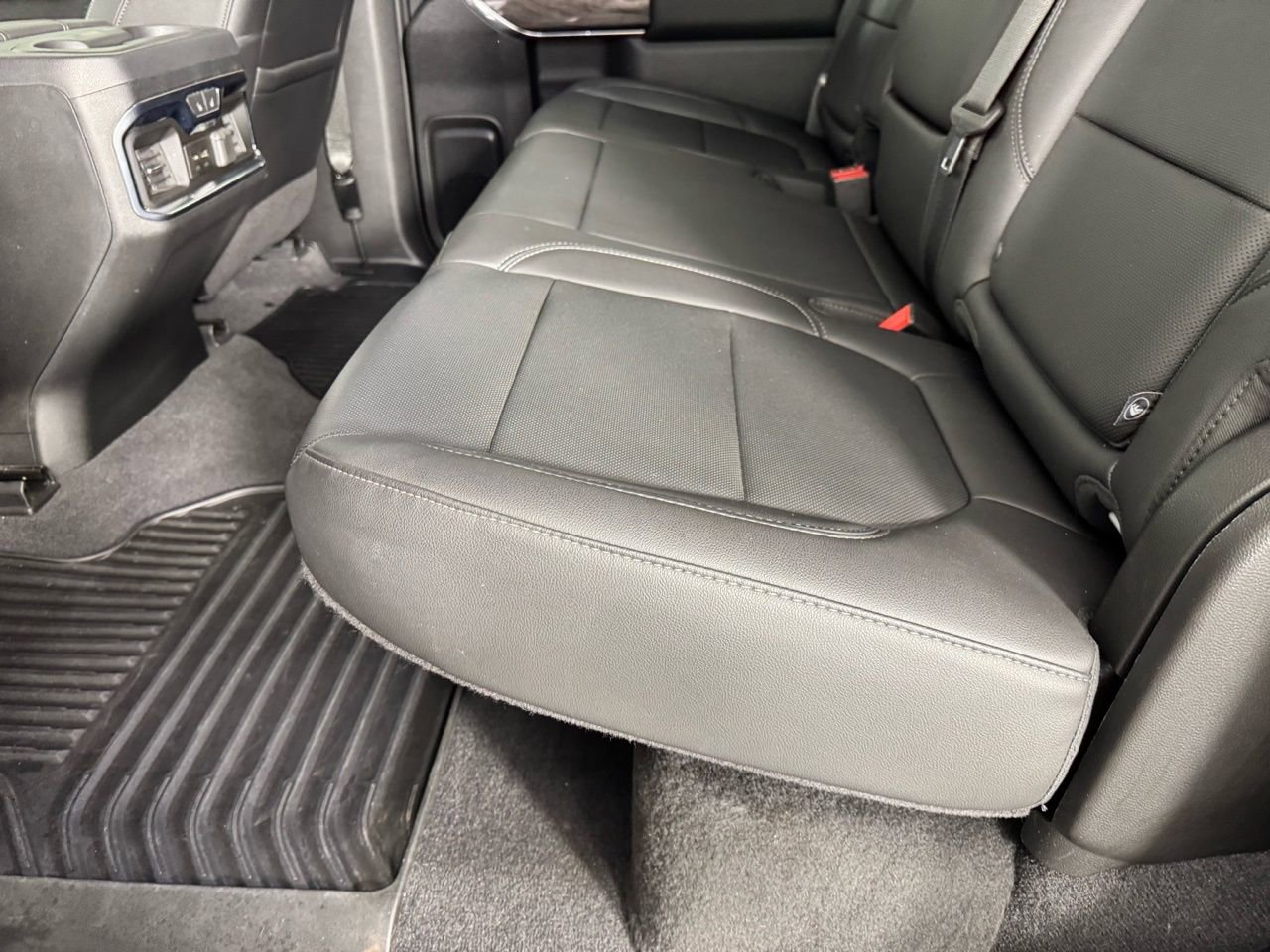 Used 2020 Chevrolet Silverado 2500 LTZ w/ LTZ Convenience Package image 28